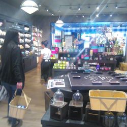 Bath & Body Works - Inside view