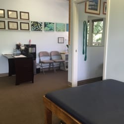 Lahaina Physical Therapy - Waiting area and front room