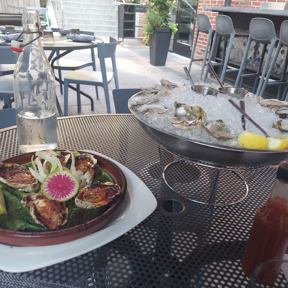 Gunther & Co - Oysters raw and baked - Seafood Near Me - Baltimore, Maryland