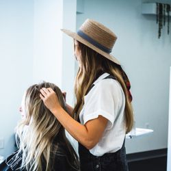 Salon H Ross