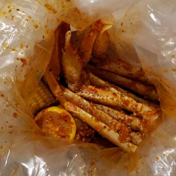 Cap't Loui - 1lb of snow crab with Louisiana medium sauce (spicy enough) - Cajun/Creole Near Me - Fort Lee, New Jersey Cap't Loui - 1lb of snow crab with Louisiana medium sauce (spicy enough) - Cajun/Creole Near Me - Fort Lee, New Jersey