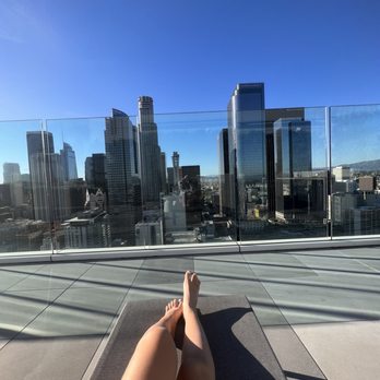 Perla on Broadway - Fave spot to tan - Condominiums Near Me - Los Angeles, California Perla on Broadway - Fave spot to tan - Condominiums Near Me - Los Angeles, California