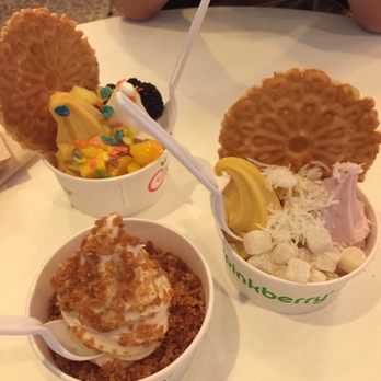 Pinkberry - Tried the milk ice cream and crime brûlée crunch (bottom) - Ice Cream & Frozen Yogurt Near Me - Elk Grove, California