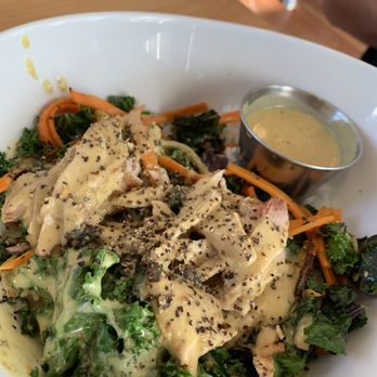 Montauk Bistro - Yellow curry rice bowl was delicious with Kale - Asian Fusion Near Me - Draper, Utah