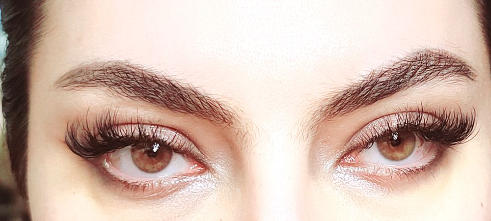 Lucky Girl Lashes Logo