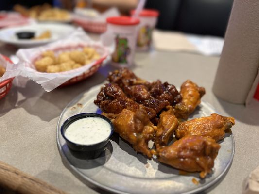 Pluckers Wing Bar by null