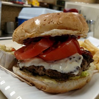 Courthouse Café & Catering - Cali Bunger - Cafes Near Me - Trenton, New Jersey