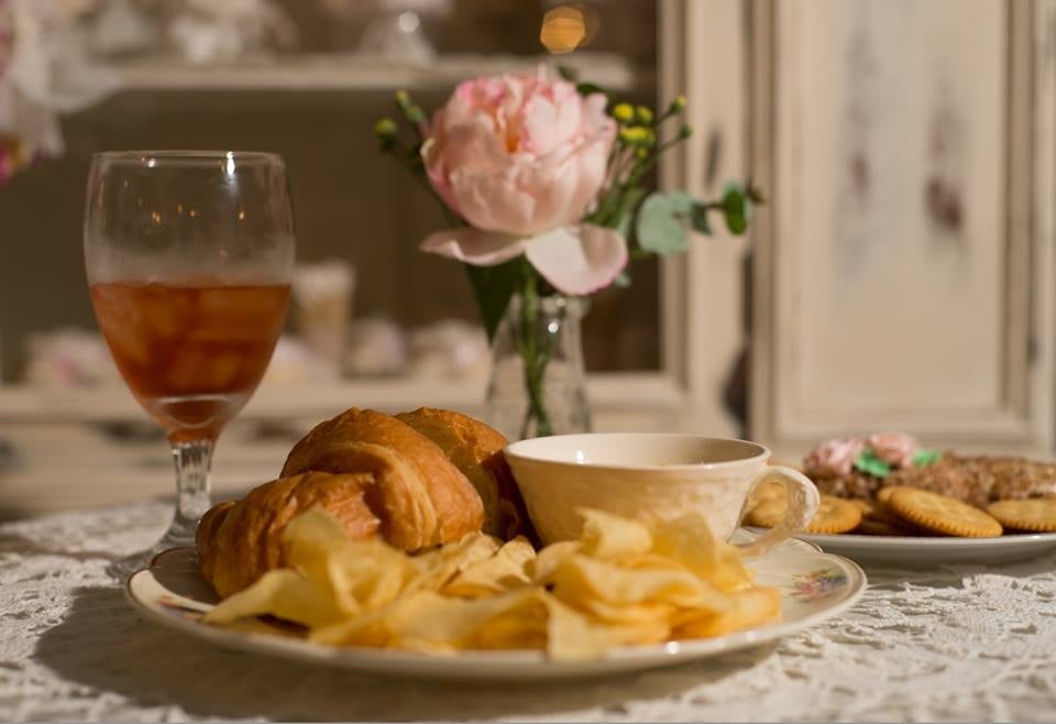 JUST BETWEEN FRIENDS TEA HOUSE & SHOPPE Updated August 2024 16