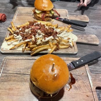 Flamme Burger - Keystone - BBQ Burger, Queso Flamme Fries, Flamme Fried Chicken. It was all amazingly tasty! - Burgers Near Me - Indianapolis, Indiana Flamme Burger - Keystone - BBQ Burger, Queso Flamme Fries, Flamme Fried Chicken. It was all amazingly tasty! - Burgers Near Me - Indianapolis, Indiana