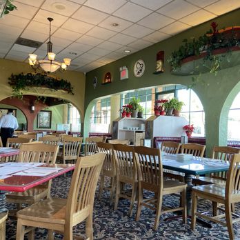 Chi Chi's Pizza - Inside - Pizza Near Me - Northridge, California Chi Chi's Pizza - Inside - Pizza Near Me - Northridge, California