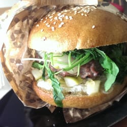 La Vache - Burger a la pomme et au fromage de brebis, juste une tuerie