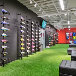 WeGotSoccer - Boot Wall