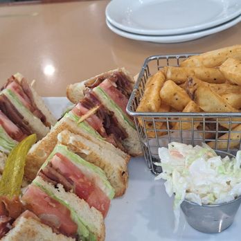 Elly's Pancake House - BLT Lunch - Breakfast & Brunch Near Me - Glenview, Illinois Elly's Pancake House - BLT Lunch - Breakfast & Brunch Near Me - Glenview, Illinois