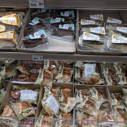 Waterloo Central Supermarket - Assorted cake slices
