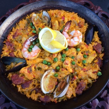 El Pulpo & Tapas Bar - Traditional paella - Seafood Near Me - Middletown, Connecticut El Pulpo & Tapas Bar - Traditional paella - Seafood Near Me - Middletown, Connecticut