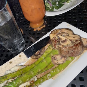 Fratellos Waterfront Restaurant - Filet with mashed potatoes & asparagus - Bars Near Me - Appleton, Wisconsin Fratellos Waterfront Restaurant - Filet with mashed potatoes & asparagus - Bars Near Me - Appleton, Wisconsin
