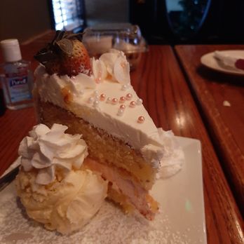 Ten Oaks Tavern - White cake - American Near Me - Glenelg, Maryland