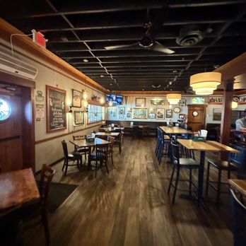 Wheelhouse Craft Pub And Kitchen - Interior Dining - Pubs Near Me - Decatur, Georgia