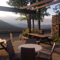 Le Ranch - Outdoor dining with a view