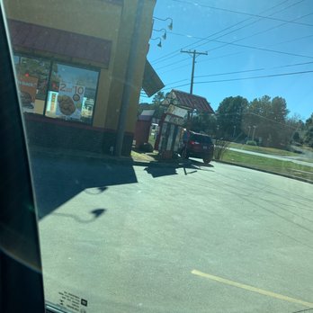 Popeyes Louisiana Kitchen - They are only focusing on drive thru customers... - Fast Food Near Me - Tyler, Texas Popeyes Louisiana Kitchen - They are only focusing on drive thru customers... - Fast Food Near Me - Tyler, Texas