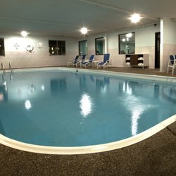 Holiday Inn Express & Suites Evansville North