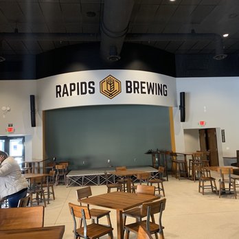Rapids Brewery - Pizza Near Me - Grand Rapids, Minnesota