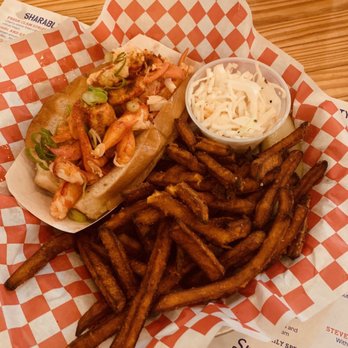 Red Hook Lobster Pound - Connecticut Lobster Roll. So Bueno - Seafood Near Me - Brooklyn, New York Red Hook Lobster Pound - Connecticut Lobster Roll. So Bueno - Seafood Near Me - Brooklyn, New York