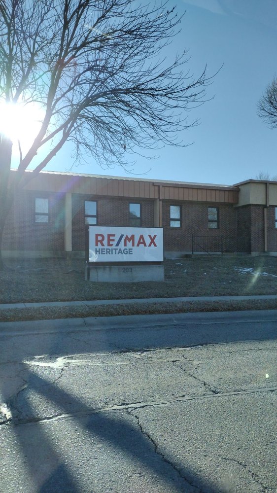 REMAX HERITAGE Updated August 2024 203 NW Executive Way, Lees