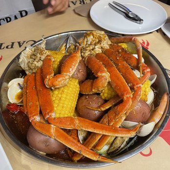 Captain Crab - First Mate's Platter - Cajun/Creole Near Me - Brooklyn Center, Minnesota