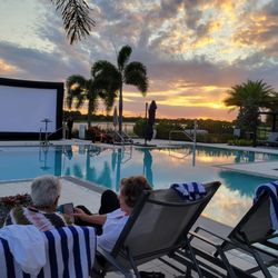 Wellington Bay - Movie night by the pool
