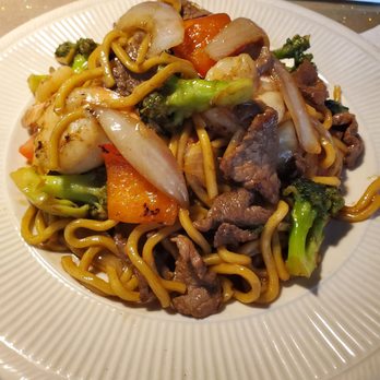 Kao Thai Restaurant - Shrimp and Beef Dragon Noodles. This is ridiculous. So So good, my lord! - Thai Near Me - Virginia Beach, Virginia Kao Thai Restaurant - Shrimp and Beef Dragon Noodles. This is ridiculous. So So good, my lord! - Thai Near Me - Virginia Beach, Virginia