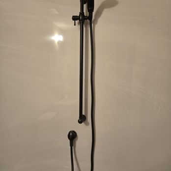 Bath Fitter - Removable showed nozzle placed exactly where I wanted it - General Contractors Near Me - Scottsdale, Arizona Bath Fitter - Removable showed nozzle placed exactly where I wanted it - General Contractors Near Me - Scottsdale, Arizona