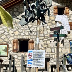 Drei Zinnen Nationalpark Tre Cime di Lavaredo - I guess they do not like drones....they are a pain in the arse.
