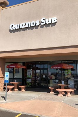 Quiznos by null