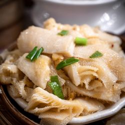 Casa Deluz Banquet Hall - Steamed Beef Tripe with Green Onions and Ginger