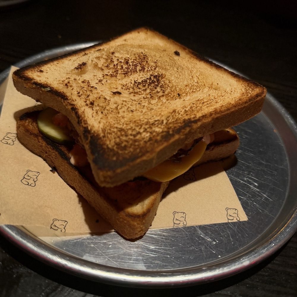 BearLeek - Happy hour burger - American Near Me - Denver, Colorado
