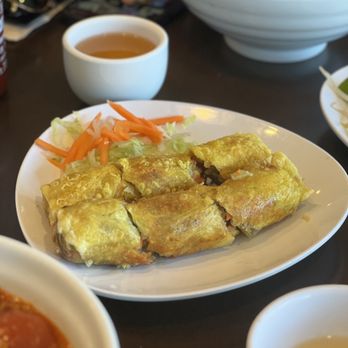 Bong Lua Vietnamese Restaurant - Spring roll - Vietnamese Near Me - Scarborough, Ontario