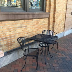 Prince Books - Outdoor seating