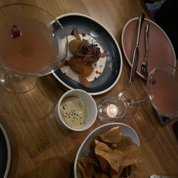 Eleven - Cocktail Bars Near Me - Honolulu, Hawaii