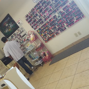 Savvy Nails & Spa - Nail Salons Near Me - Palm Springs, California