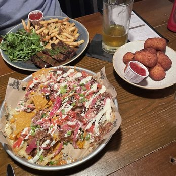 The Bowery Bar - Nachos, Steak Frites, Tater Tots - New American Near Me - Boston, Massachusetts