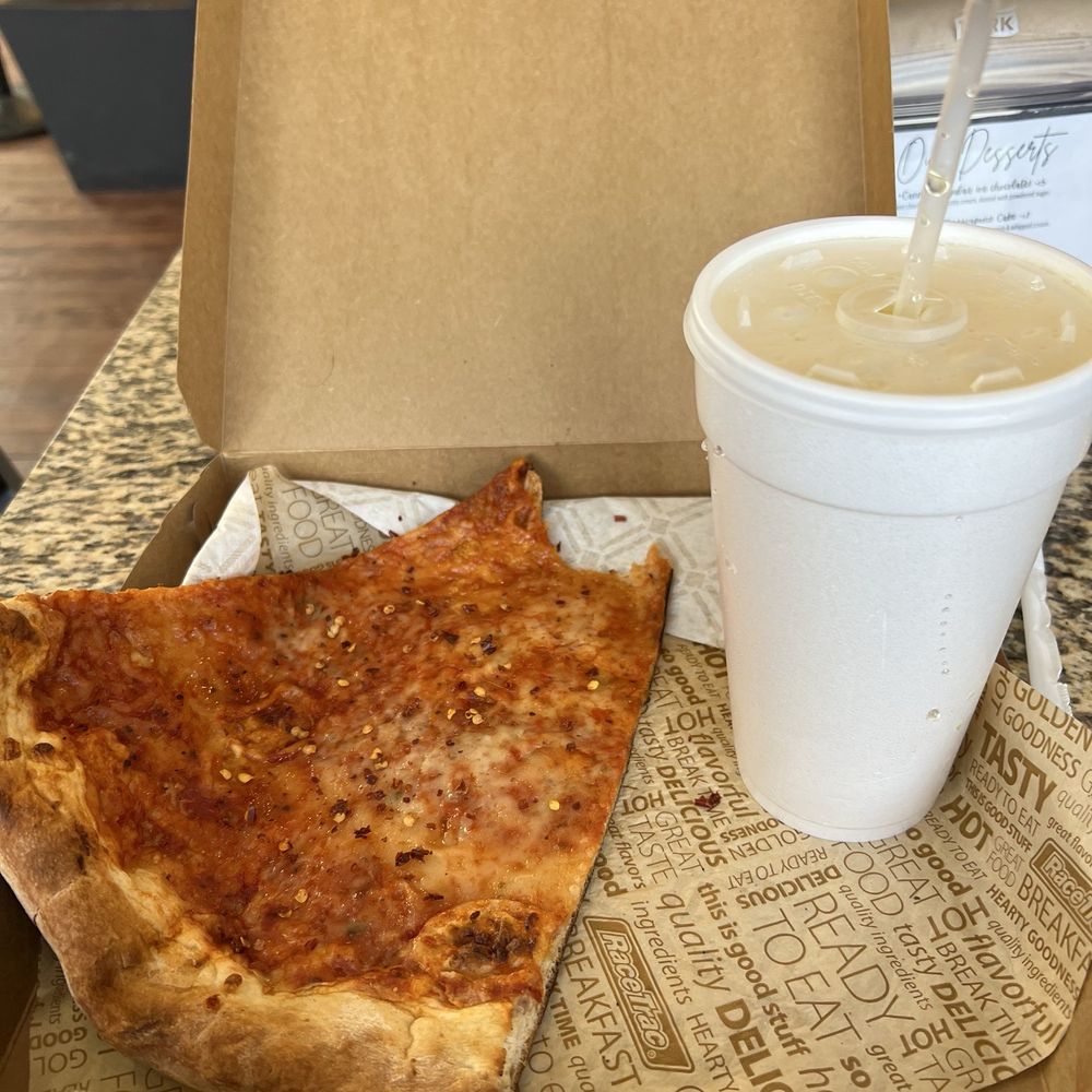 Luna's Pizza - Pizza Near Me - Rutherfordton, North Carolina