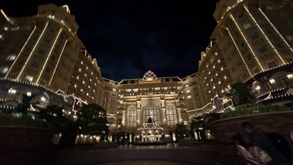 Tokyo Disneyland Hotel by null
