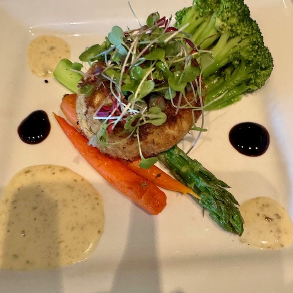 Belle & Maxwell's American /Italian restaurant - Crab cake with mixed veggies - Bars Near Me - West Palm Beach, Florida