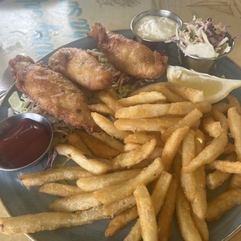 Castaway Cafe - Island Fish & Chips - American Near Me - Lahaina, Hawaii