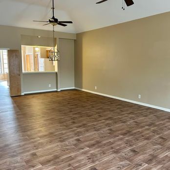 Bottom Dollar Carpet - Gorgeous and functional flooring in our rental townhome - Flooring Near Me - Freeport, Texas Bottom Dollar Carpet - Gorgeous and functional flooring in our rental townhome - Flooring Near Me - Freeport, Texas