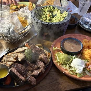 Doña Mesa Tex-Mex Kitchen - Fajitas Combination (chicken and ribeye), Guacamole - Tex-Mex Near Me - Fairfax, Virginia Doña Mesa Tex-Mex Kitchen - Fajitas Combination (chicken and ribeye), Guacamole - Tex-Mex Near Me - Fairfax, Virginia