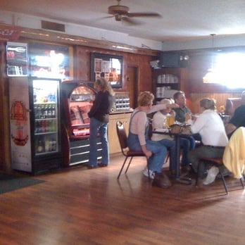 Wendell's - A bit of a dive - Chicken Wings Near Me - Norton, Massachusetts