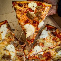 Mutz Pizzeria - Sausage and ricotta
