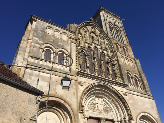 Basilique de Vézelay by null